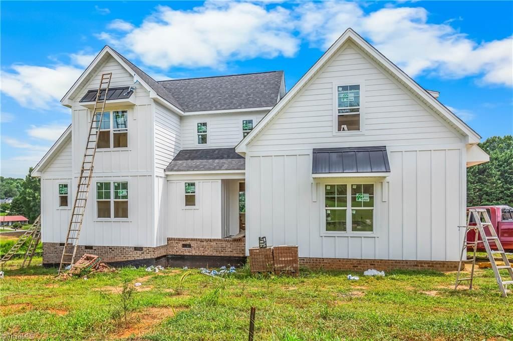 3660 Beroth Circle, Pfafftown, NC 27040