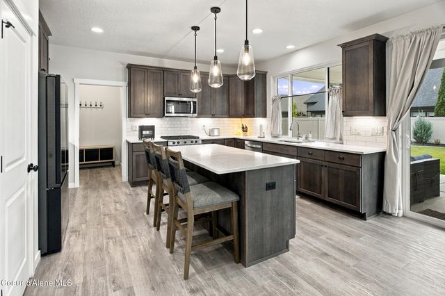 2035 W Moselle Dr, Coeur D'alene, ID 83815