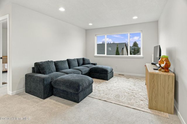 2035 W Moselle Dr, Coeur D'alene, ID 83815