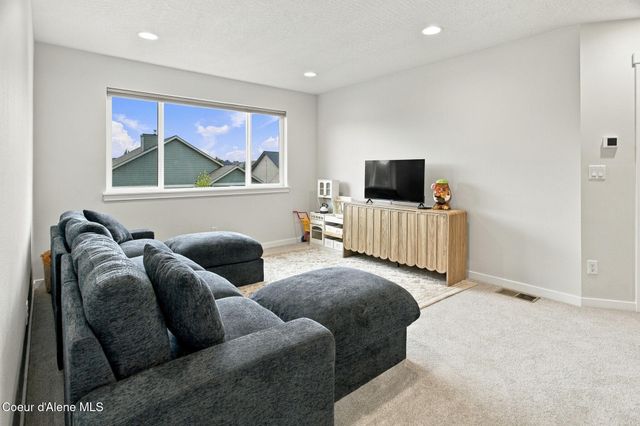 2035 W Moselle Dr, Coeur D'alene, ID 83815