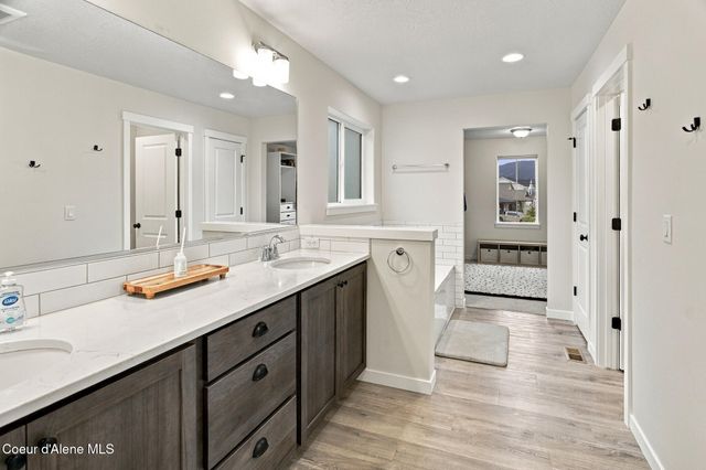 2035 W Moselle Dr, Coeur D'alene, ID 83815