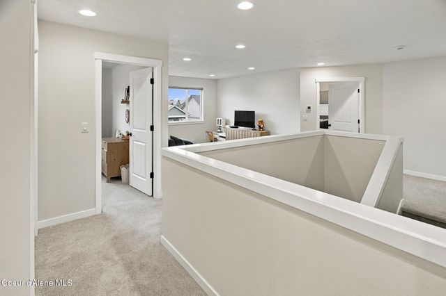 2035 W Moselle Dr, Coeur D'alene, ID 83815