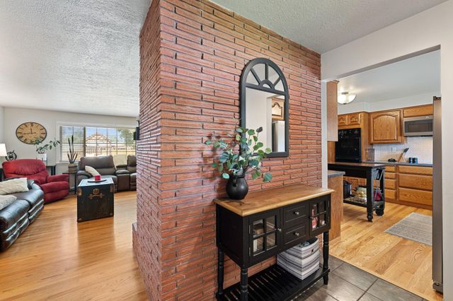 6815 N Fleming St, Spokane, WA 99208