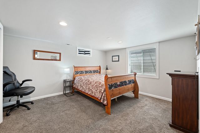 6815 N Fleming St, Spokane, WA 99208