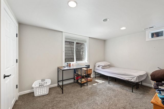 6815 N Fleming St, Spokane, WA 99208