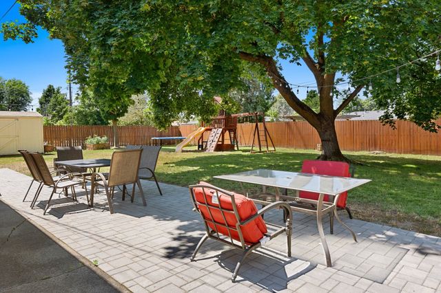 6815 N Fleming St, Spokane, WA 99208