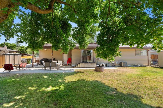 6815 N Fleming St, Spokane, WA 99208