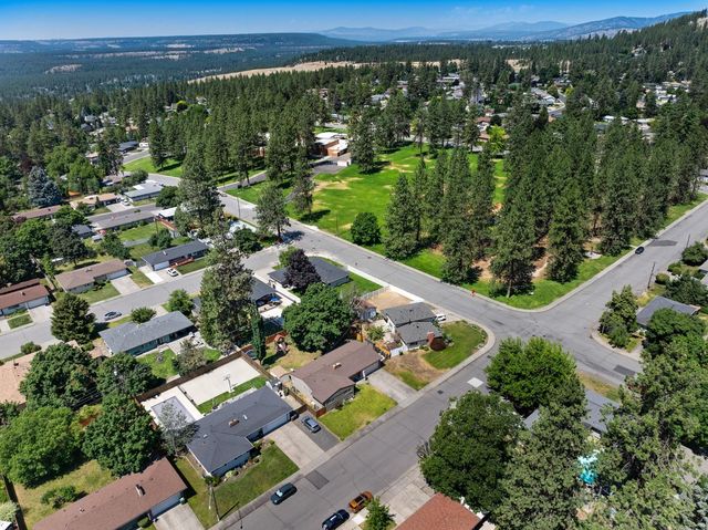 6815 N Fleming St, Spokane, WA 99208