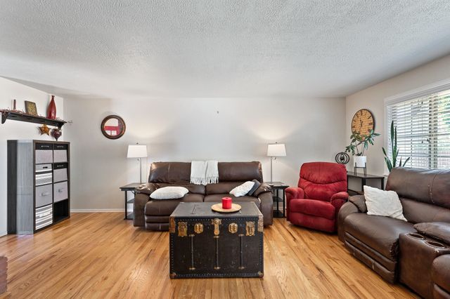6815 N Fleming St, Spokane, WA 99208