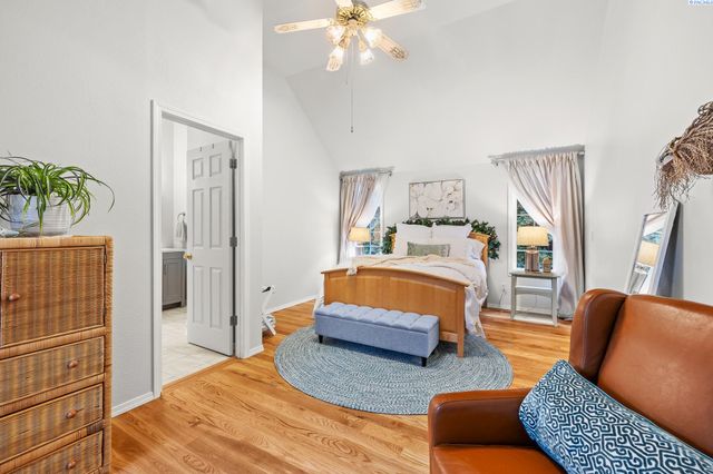 6102 W 20th Avenue, Kennewick, WA 99337