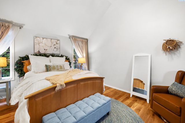 6102 W 20th Avenue, Kennewick, WA 99337