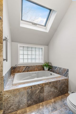 6102 W 20th Avenue, Kennewick, WA 99337