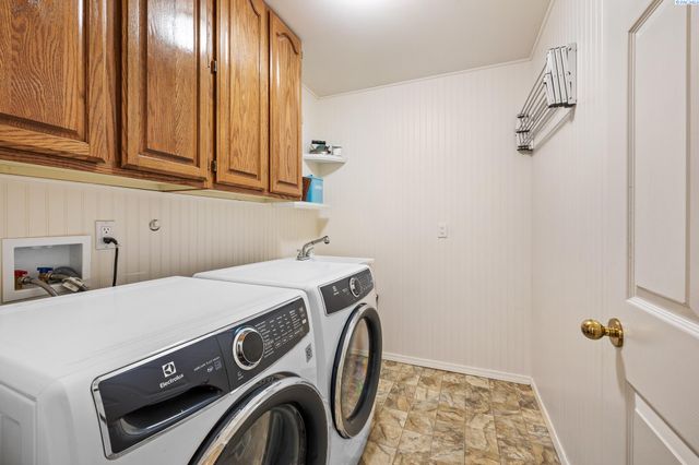 6102 W 20th Avenue, Kennewick, WA 99337