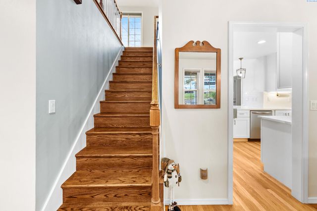 6102 W 20th Avenue, Kennewick, WA 99337