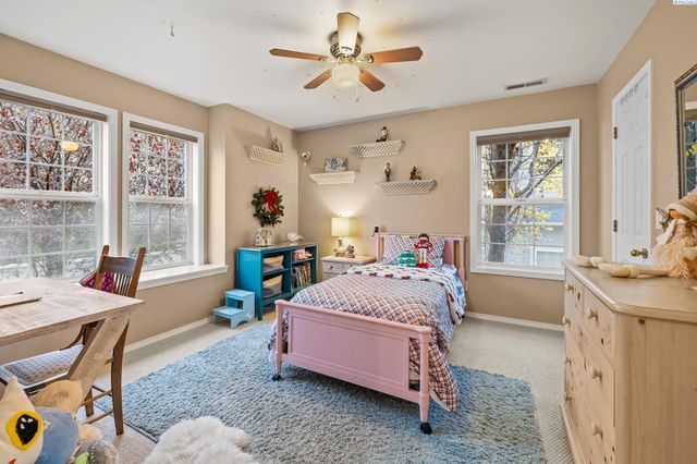 6102 W 20th Avenue, Kennewick, WA 99337