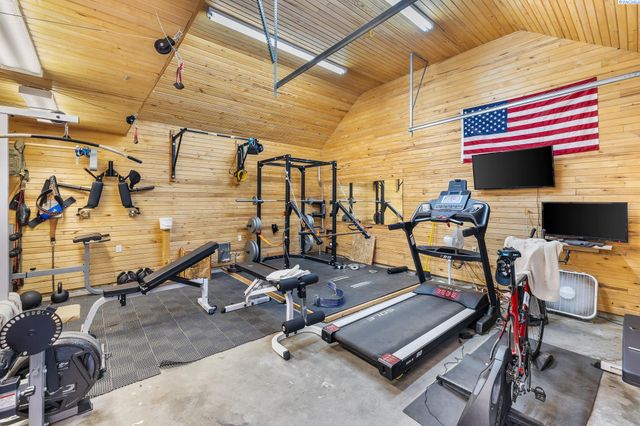 6102 W 20th Avenue, Kennewick, WA 99337