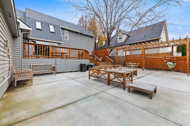 6102 W 20th Avenue, Kennewick, WA 99337