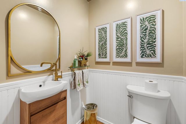 6102 W 20th Avenue, Kennewick, WA 99337