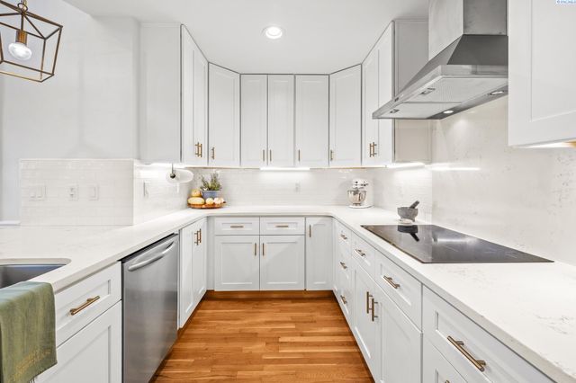 6102 W 20th Avenue, Kennewick, WA 99337