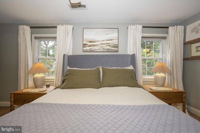 5 WATERVILLE RD, Wallingford, PA 19086