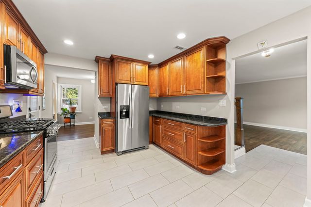 2852 Scott Street, Franklin Park, IL 60131