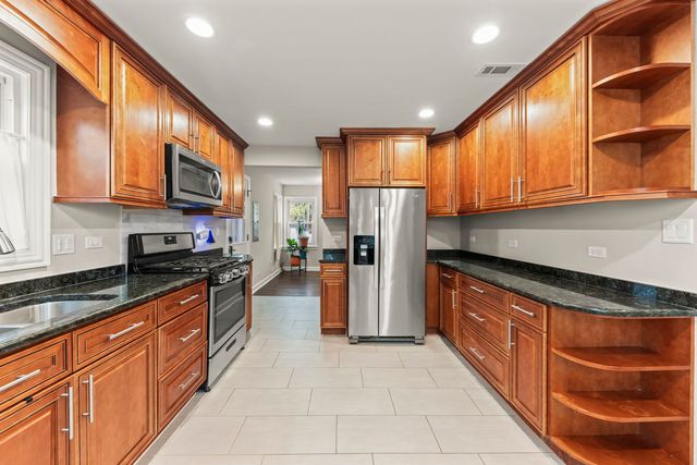 2852 Scott Street, Franklin Park, IL 60131