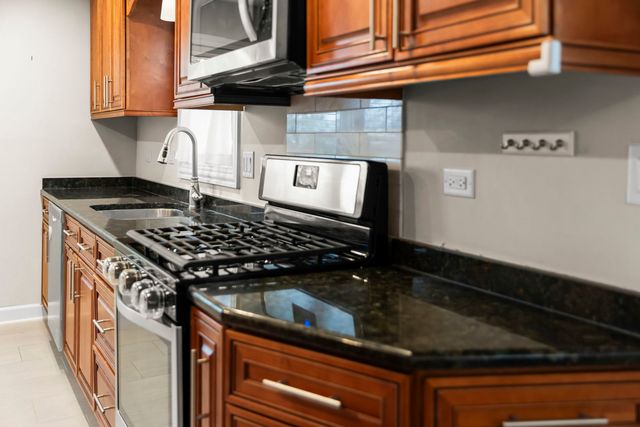 2852 Scott Street, Franklin Park, IL 60131