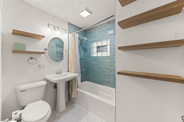 2852 Scott Street, Franklin Park, IL 60131