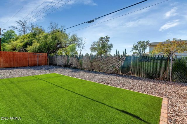 4821 E SHERIDAN Street, Phoenix, AZ 85008