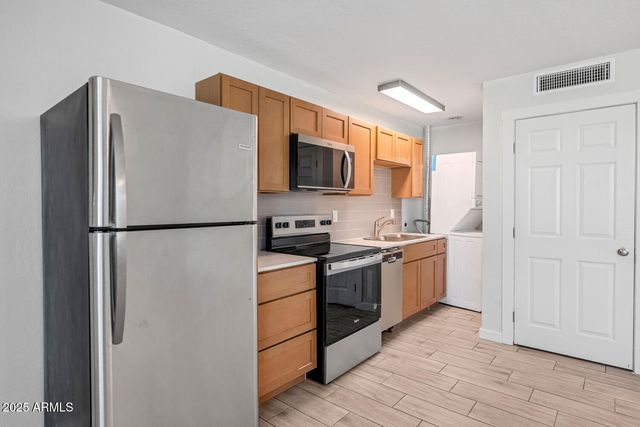 4821 E SHERIDAN Street, Phoenix, AZ 85008