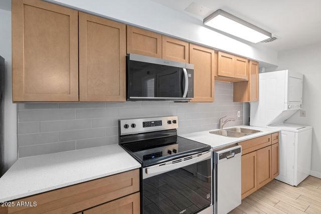 4821 E SHERIDAN Street, Phoenix, AZ 85008