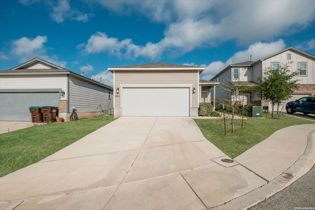 13015 Kathleen St, St Hedwig, TX 78152