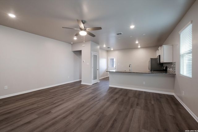 13015 Kathleen St, St Hedwig, TX 78152