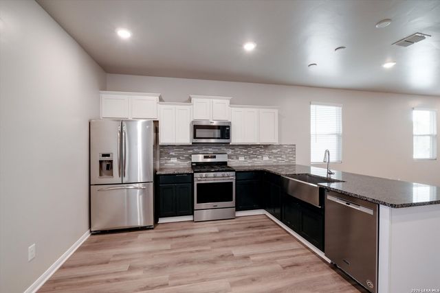 13015 Kathleen St, St Hedwig, TX 78152