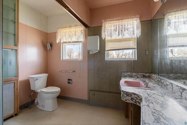 1209 5th St, Superior, WI 54880