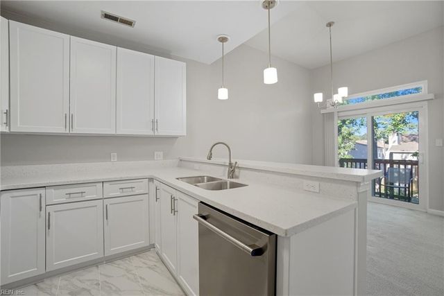 2524 Hidden Shores Dr Apt 104, Virginia Beach, VA 23454