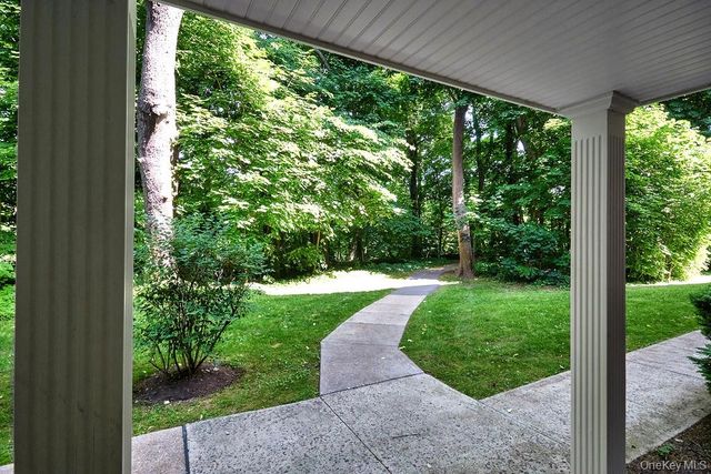 2 Consulate Drive 1J, Tuckahoe, NY 10707