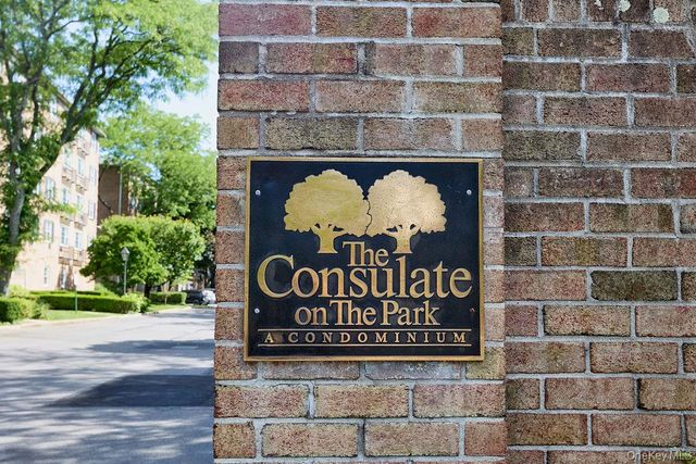 2 Consulate Drive 1J, Tuckahoe, NY 10707