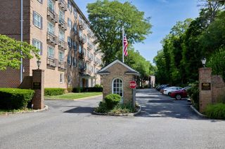 2 Consulate Drive 1J, Tuckahoe, NY 10707