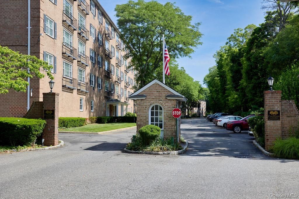 2 Consulate Drive 1J, Tuckahoe, NY 10707