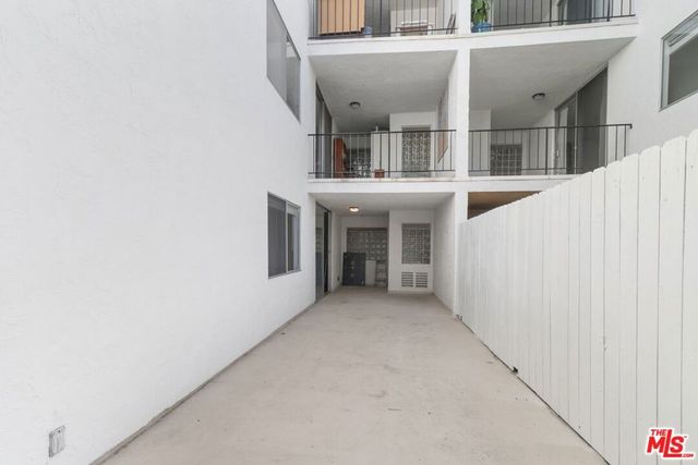 1114 12th Street 103, Santa Monica, CA 90403
