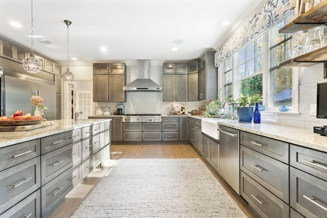 6 Winthrop Hills, Weston, CT 06883