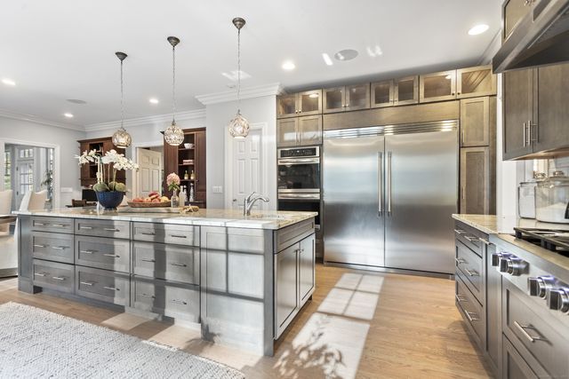 6 Winthrop Hills, Weston, CT 06883