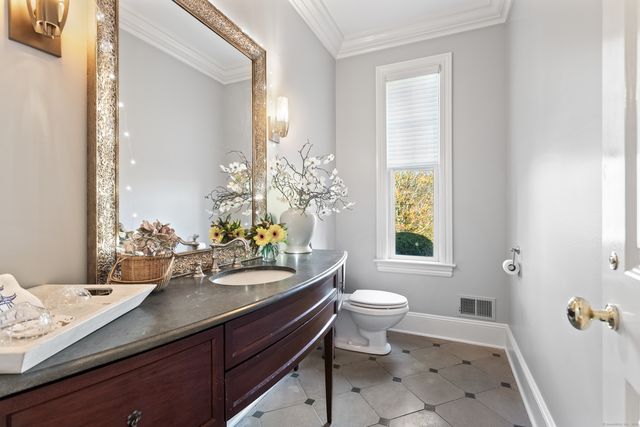 6 Winthrop Hills, Weston, CT 06883