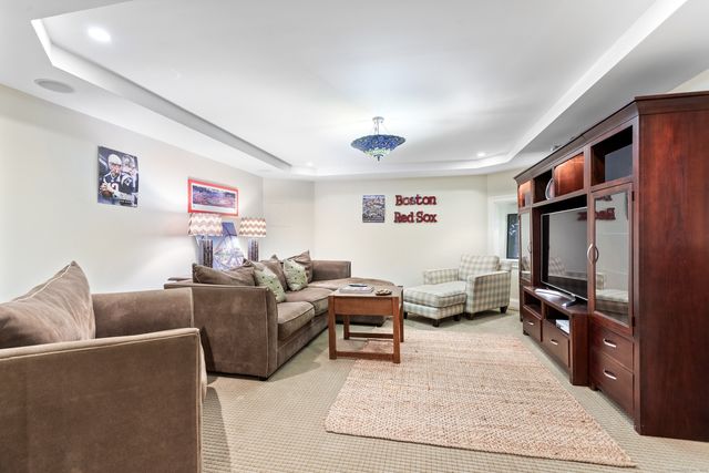 6 Winthrop Hills, Weston, CT 06883