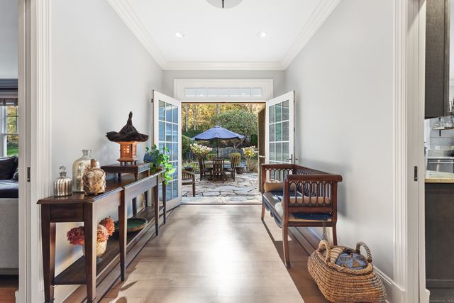 6 Winthrop Hills, Weston, CT 06883