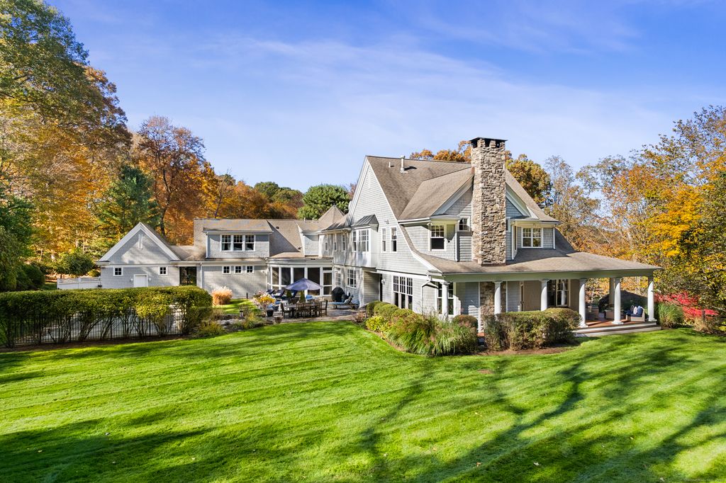 6 Winthrop Hills, Weston, CT 06883