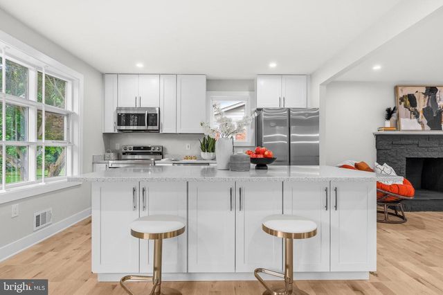 4612 WESTRIDGE PL, Temple Hills, MD 20748