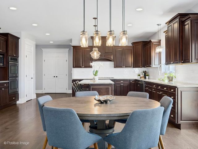 21580 Skyway Drive, Mokena, IL 60448