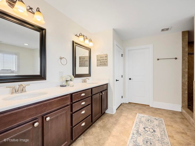 21580 Skyway Drive, Mokena, IL 60448